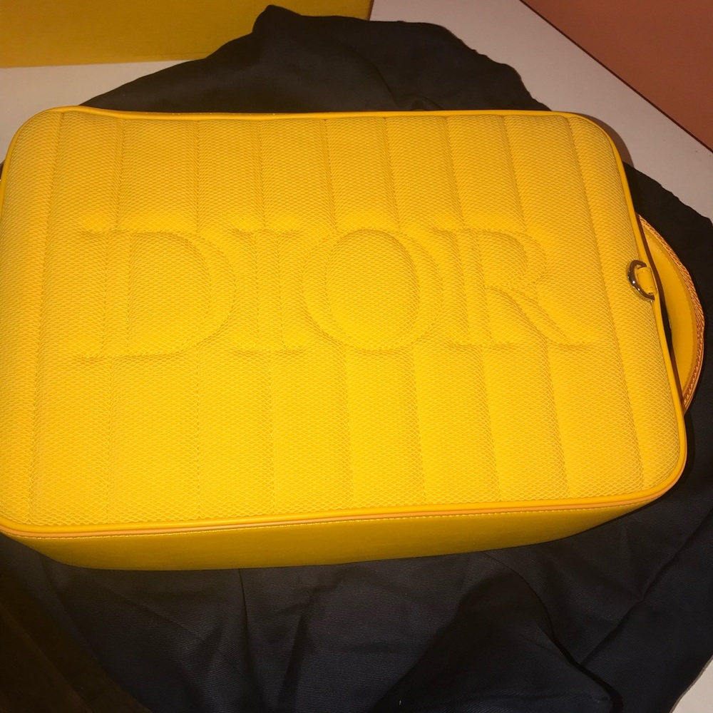 New Dior Sling Bag - Picture 2 of 7